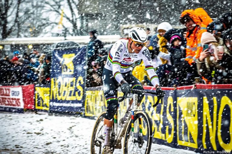 la-bestia-arrasa-de-nuevo-H